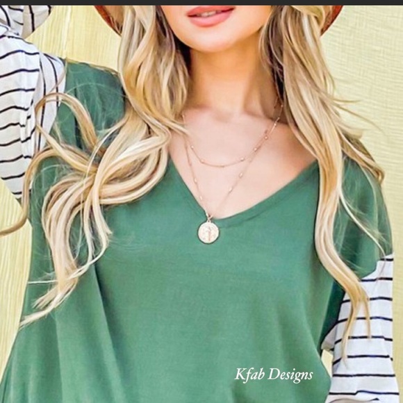 V neck, long sleeve  Kelly green with stripe contrast - Picture 3 of 9